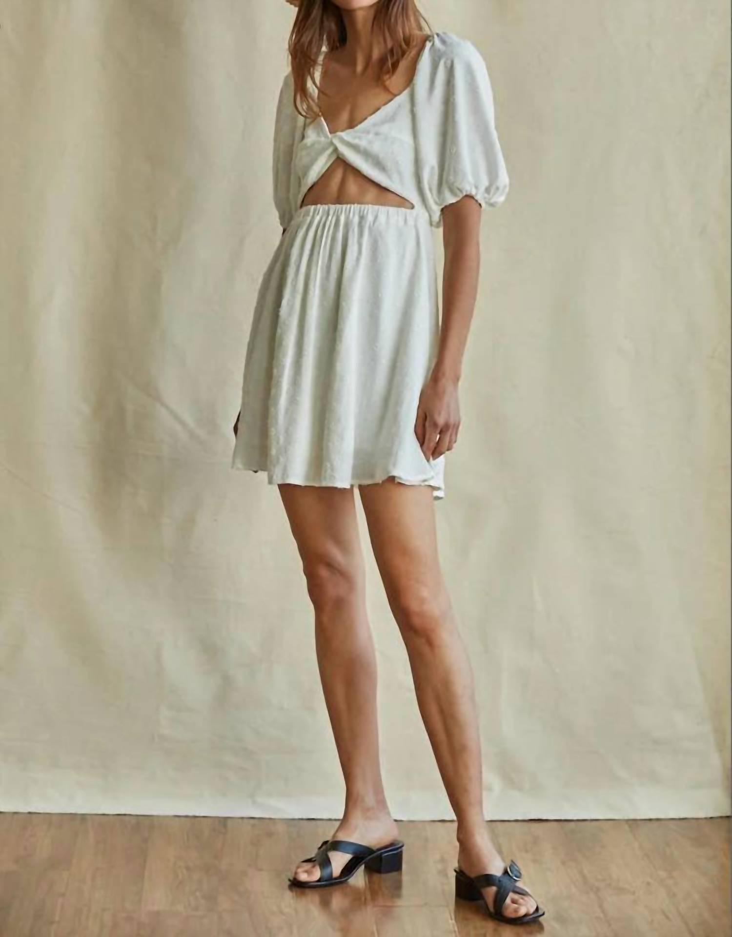 Платье Sorcha белого цвета By Together
Платье Sorcha белого цвета By Together