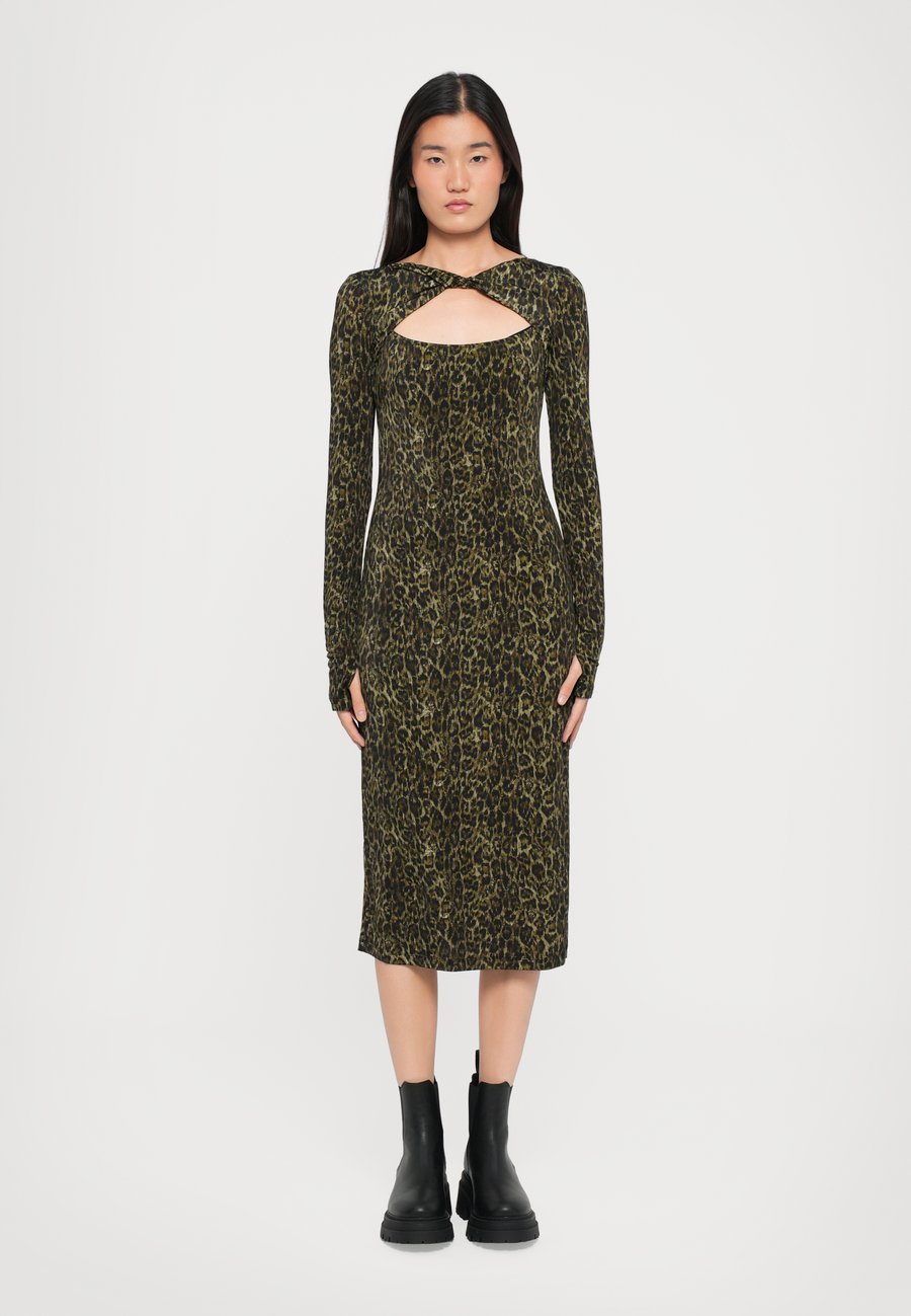 Платье Just Cavalli MIDI TORCHON, Military Olive/Multi-Coloured
Платье Just Cavalli MIDI TORCHON, Military Olive/Multi-Coloured