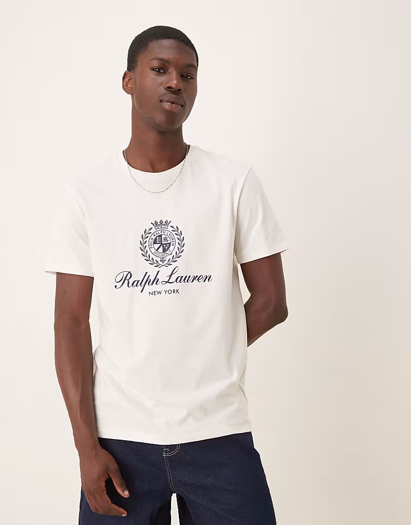 Футболка с логотипом Polo Ralph Lauren из пластизоля в цвете «кремовый»
Футболка с логотипом Polo Ralph Lauren из пластизоля в цвете «кремовый»