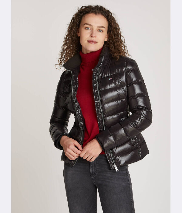 Пуховик Tommy Jeans Slim Fit, черный
Пуховик Tommy Jeans Slim Fit, черный