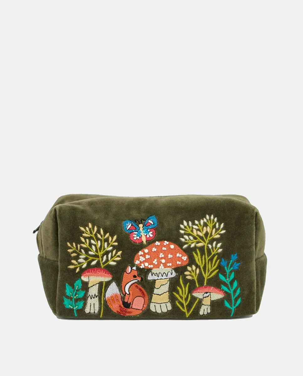 Кошелек из бархата с вышивкой Storiatipic, военный зеленый
Кошелек из бархата с вышивкой Storiatipic, военный зеленый