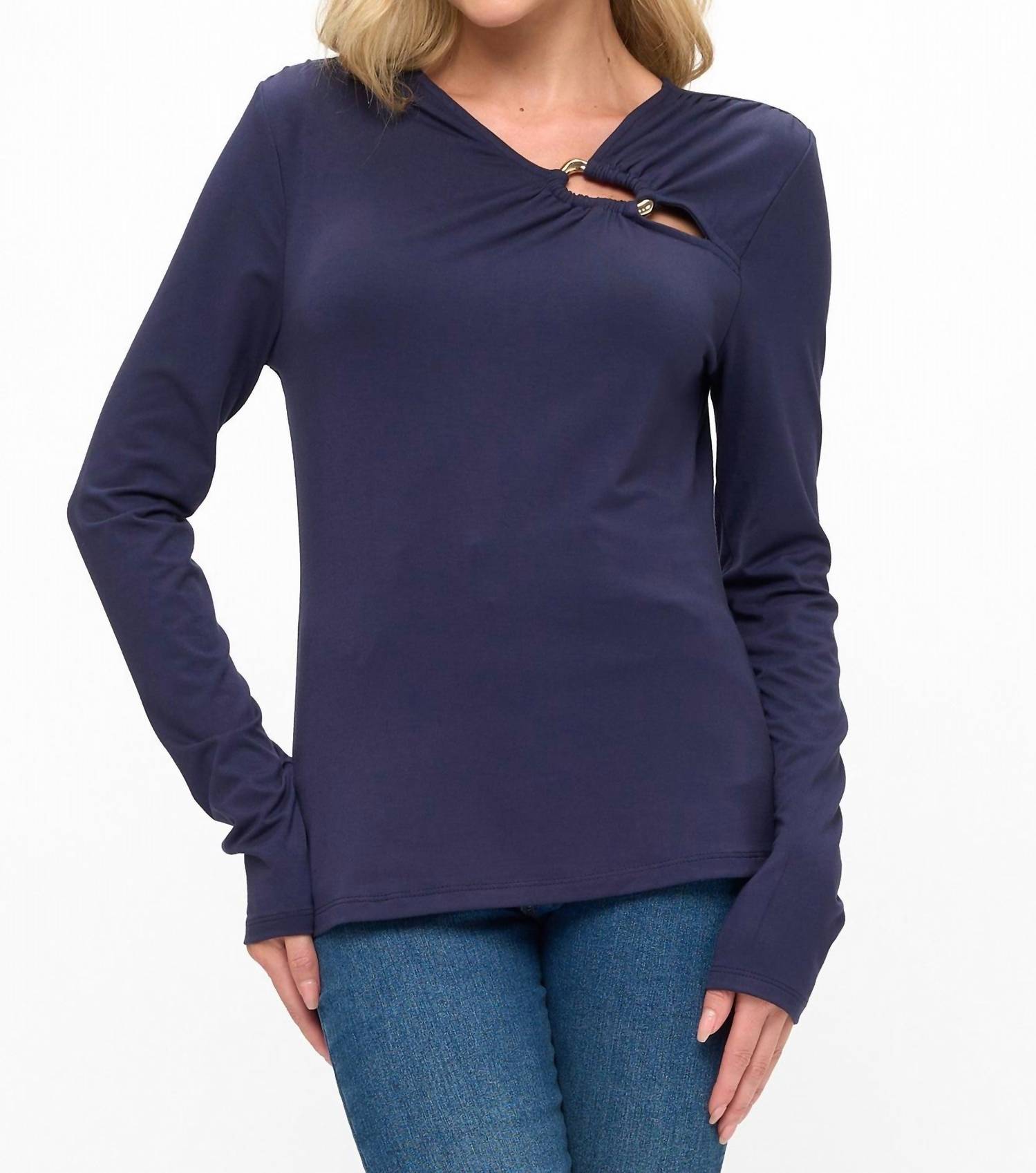 Ariella Топ Ring My Bell темно-синего цвета
Ariella Топ Ring My Bell темно-синего цвета