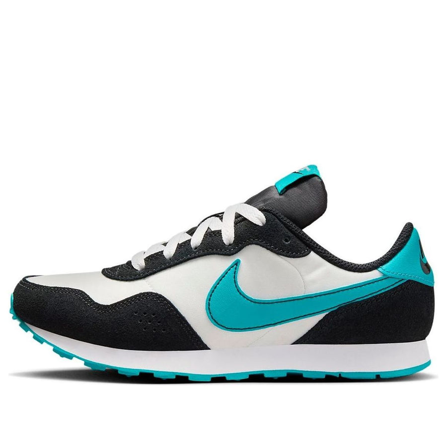 Кроссовки (GS) Nike MD Valiant 'White Black Teal', белый
Кроссовки (GS) Nike MD Valiant 'White Black Teal', белый