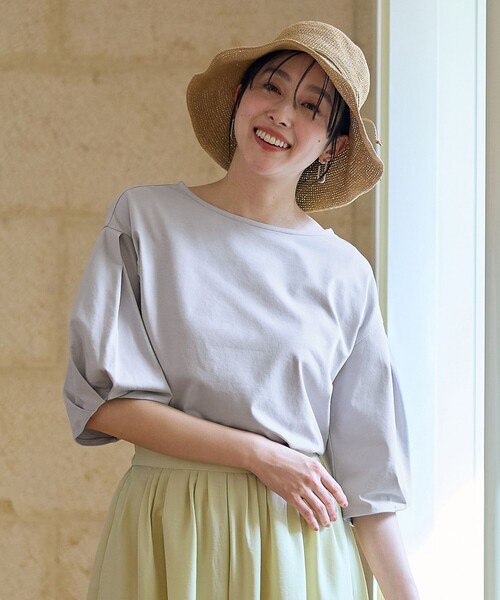 Топ с заправленными рукавами ANY, светло-серый
Топ с заправленными рукавами ANY, светло-серый