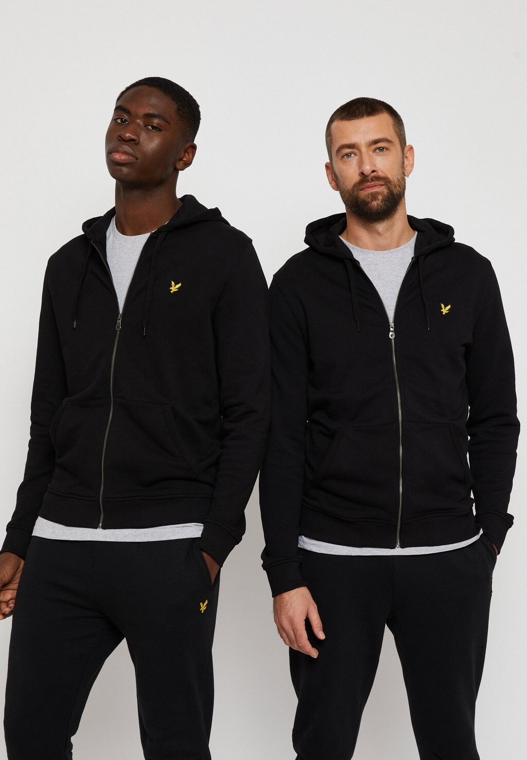 Толстовка на молнии ZIP THROUGH HOODIE Lyle & Scott, угольно-черный
Толстовка на молнии ZIP THROUGH HOODIE Lyle & Scott, угольно-черный