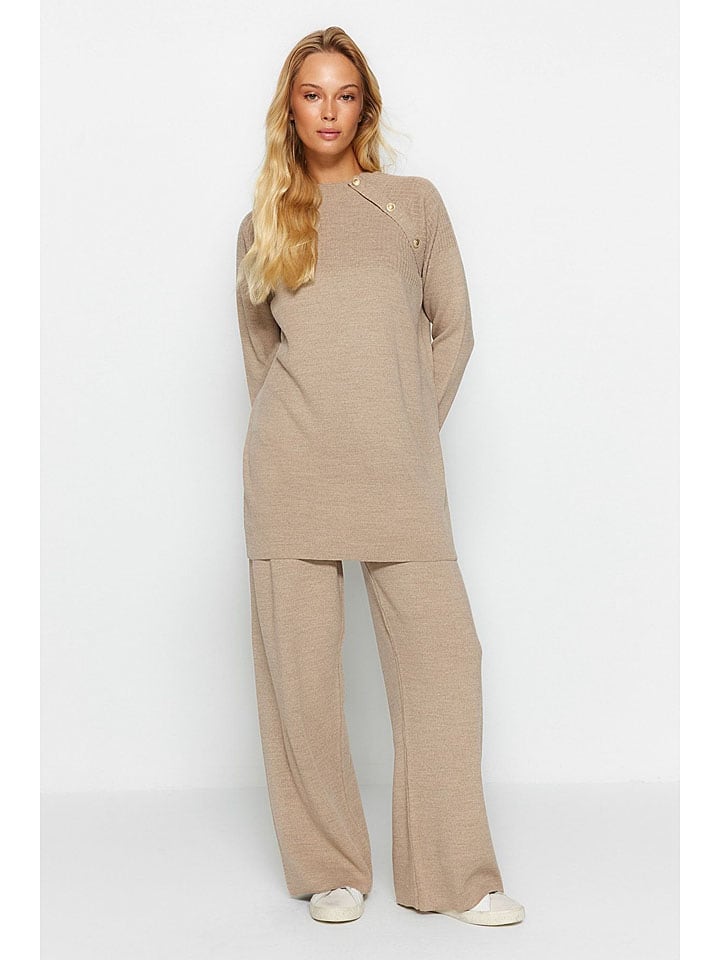 Свитер trendyol, светло-коричневый
Свитер trendyol, светло-коричневый