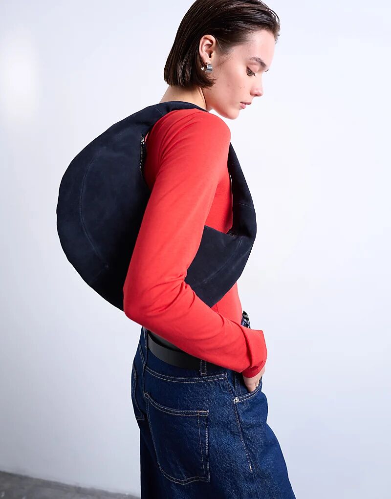 Сумка-ковш Topshop Cian из натуральной замши темно-синего цвета
Сумка-ковш Topshop Cian из натуральной замши темно-синего цвета