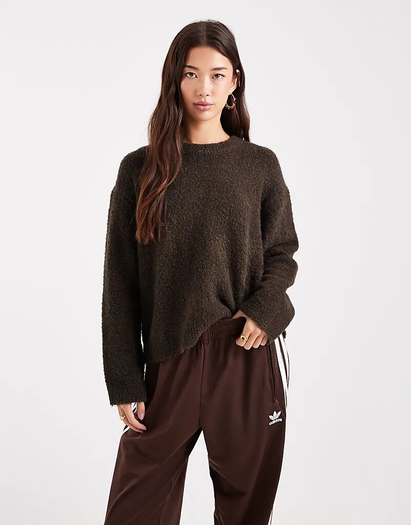 Джемпер свободного кроя из букле шоколадного цвета от ASOS DESIGN
Джемпер свободного кроя из букле шоколадного цвета от ASOS DESIGN