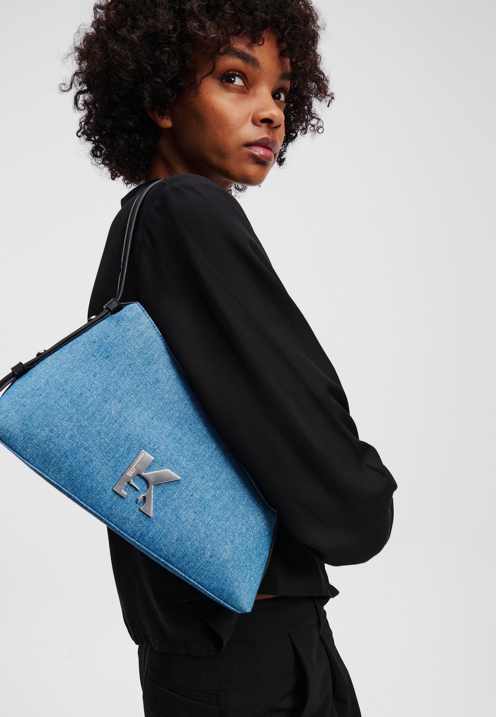 Сумка KARL LAGERFELD JEANS, синий
Сумка KARL LAGERFELD JEANS, синий