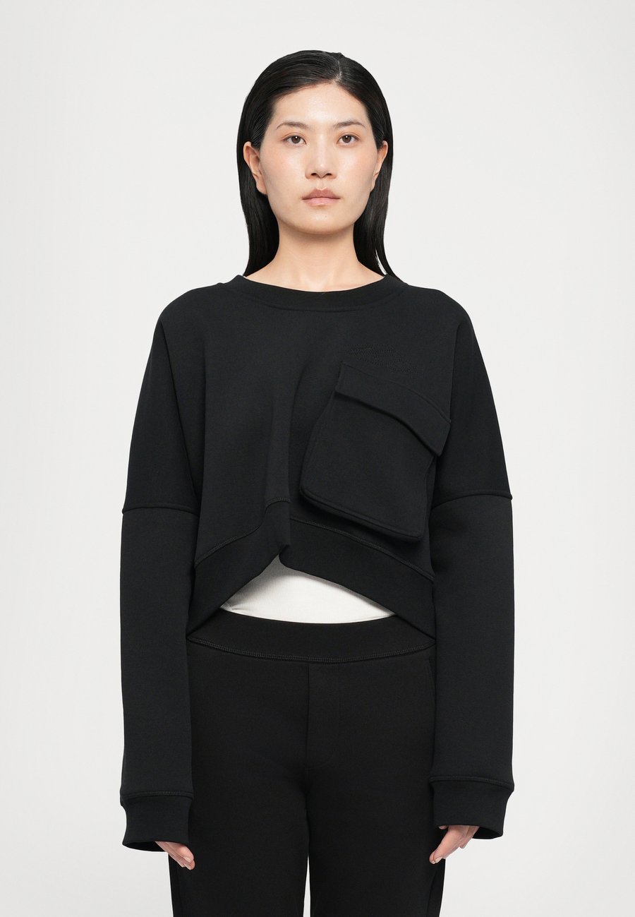 Толстовка DSQUARED2 ICON ONION CROP FIT CREW NECK, Black
Толстовка DSQUARED2 ICON ONION CROP FIT CREW NECK, Black