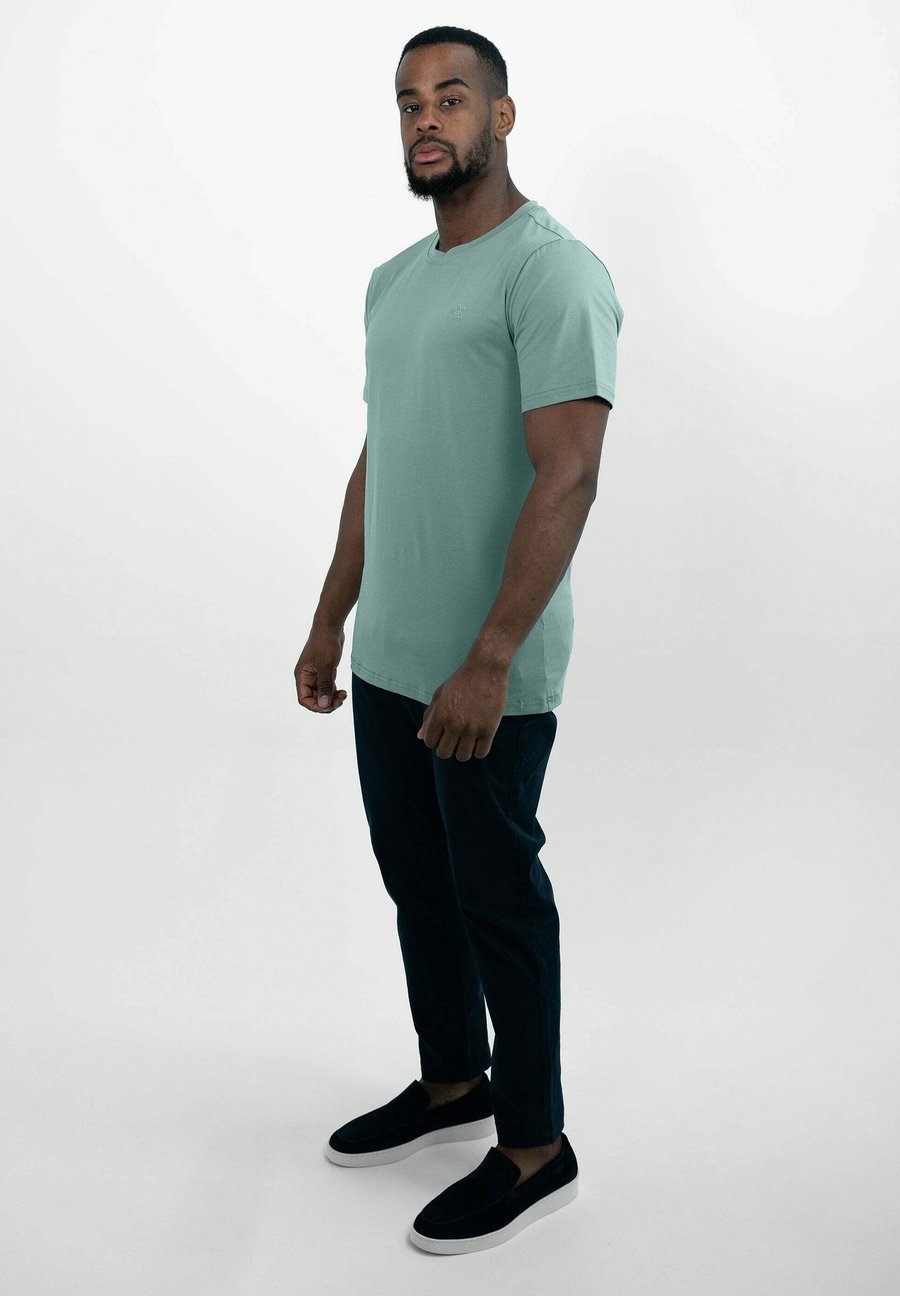 Футболка Vercate Basic T-shirt, Groen/Green, Зеленый, Футболка Vercate Basic T-shirt, Groen/Green
Футболка Vercate Basic T-shirt, Groen/Green, Зеленый, Футболка Vercate Basic T-shirt, Groen/Green