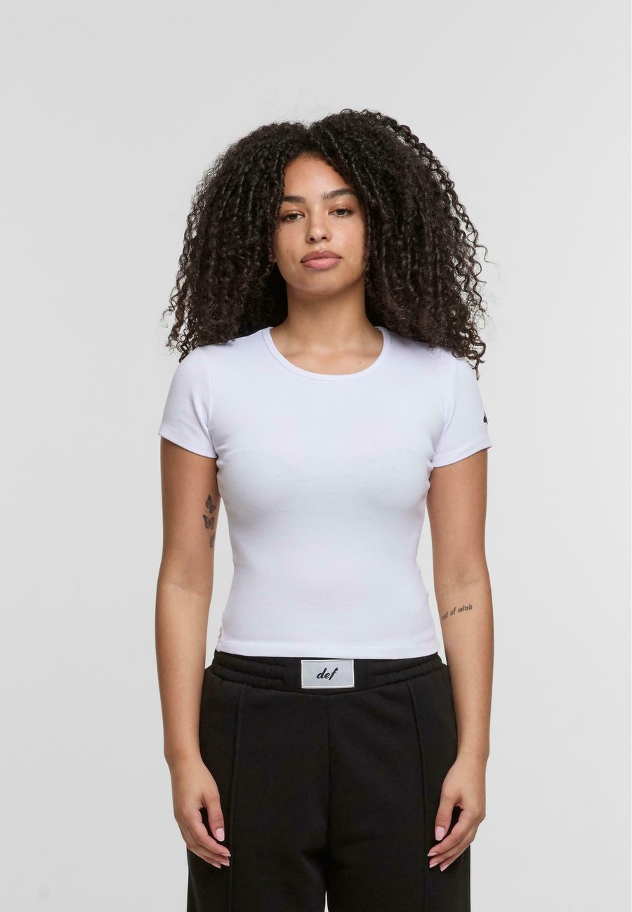 Футболка DEF Basic T-shirt, Brightwhite/White, Белый, Футболка DEF Basic T-shirt, Brightwhite/White
Футболка DEF Basic T-shirt, Brightwhite/White, Белый, Футболка DEF Basic T-shirt, Brightwhite/White