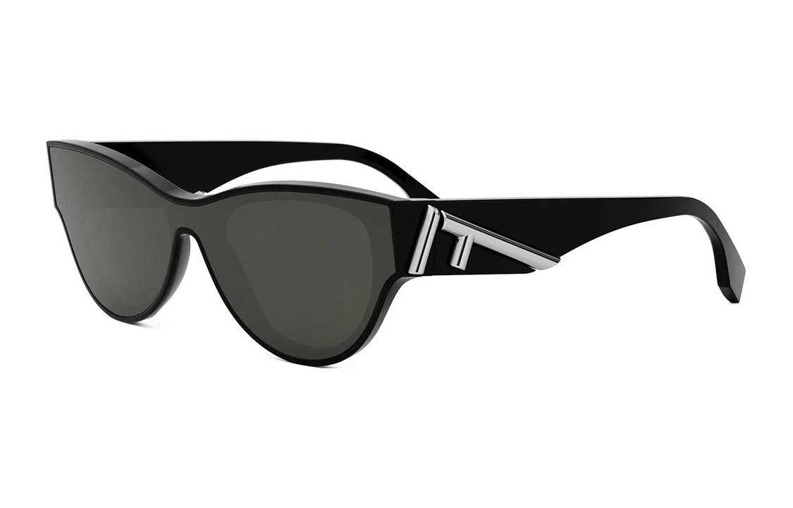 Солнцезащитные очки в форме кошачьего глаза FENDI
Солнцезащитные очки в форме кошачьего глаза FENDI