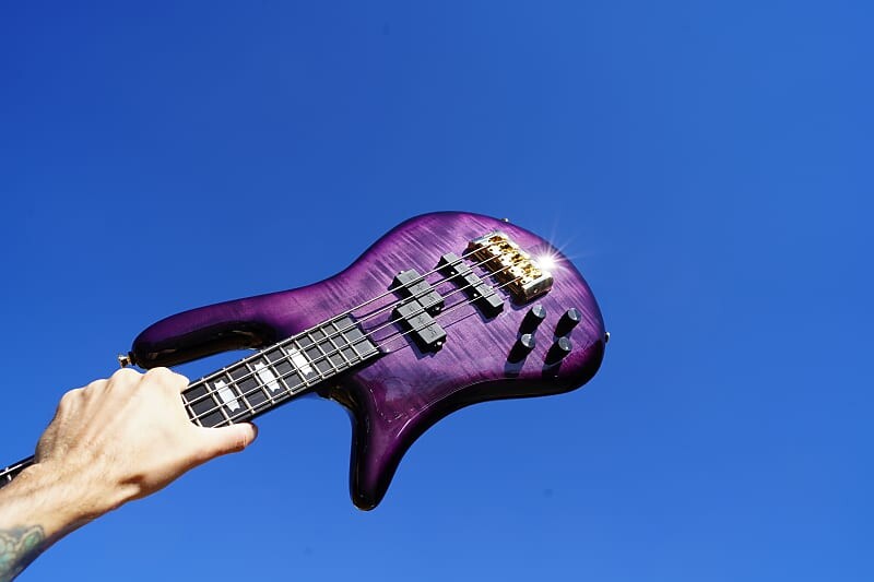 Басс гитара Spector Euro4LT - Violet Fade Gloss - EURO4LTVFGLH Left Handed 4-String Electric Bass Guitar w/ Gig
Басс гитара Spector Euro4LT - Violet Fade Gloss - EURO4LTVFGLH Left Handed 4-String Electric Bass Guitar w/ Gig