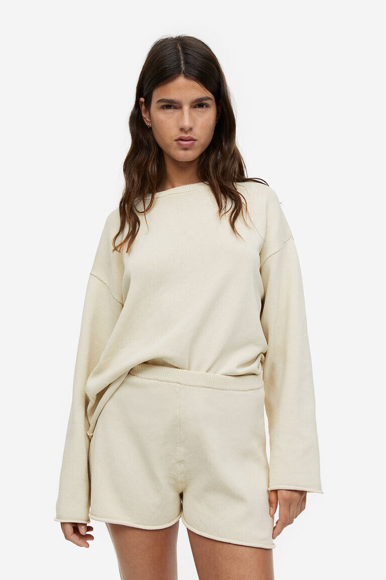 Шорты тонкой вязки H&M, бежевый 
Шорты тонкой вязки H&M, бежевый