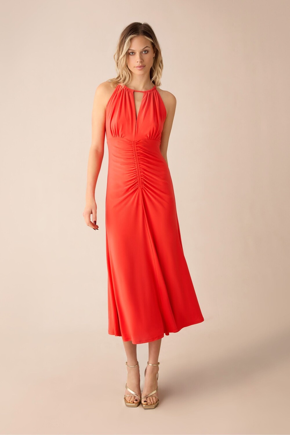 Платье миди из джерси с вырезом халтер Ro&Zo, красный
Платье миди из джерси с вырезом халтер Ro&Zo, красный