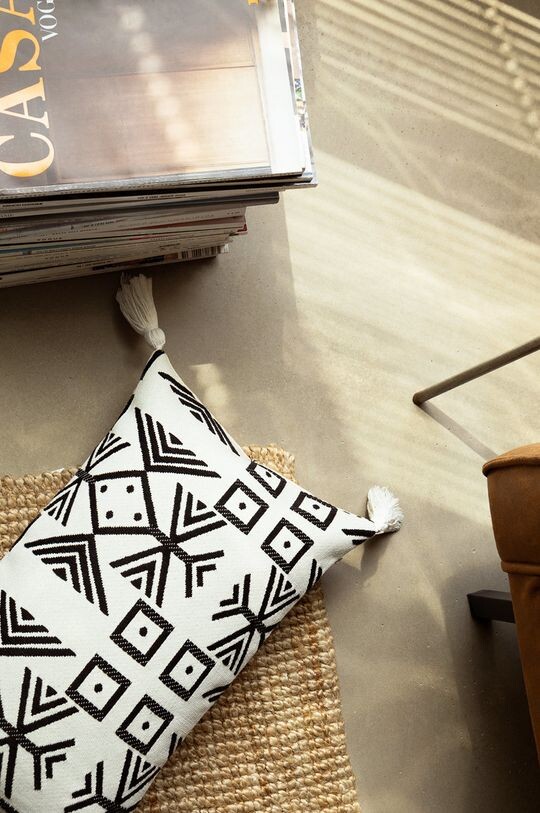 Декоративная подушка Answear Lab, белый
Декоративная подушка Answear Lab, белый