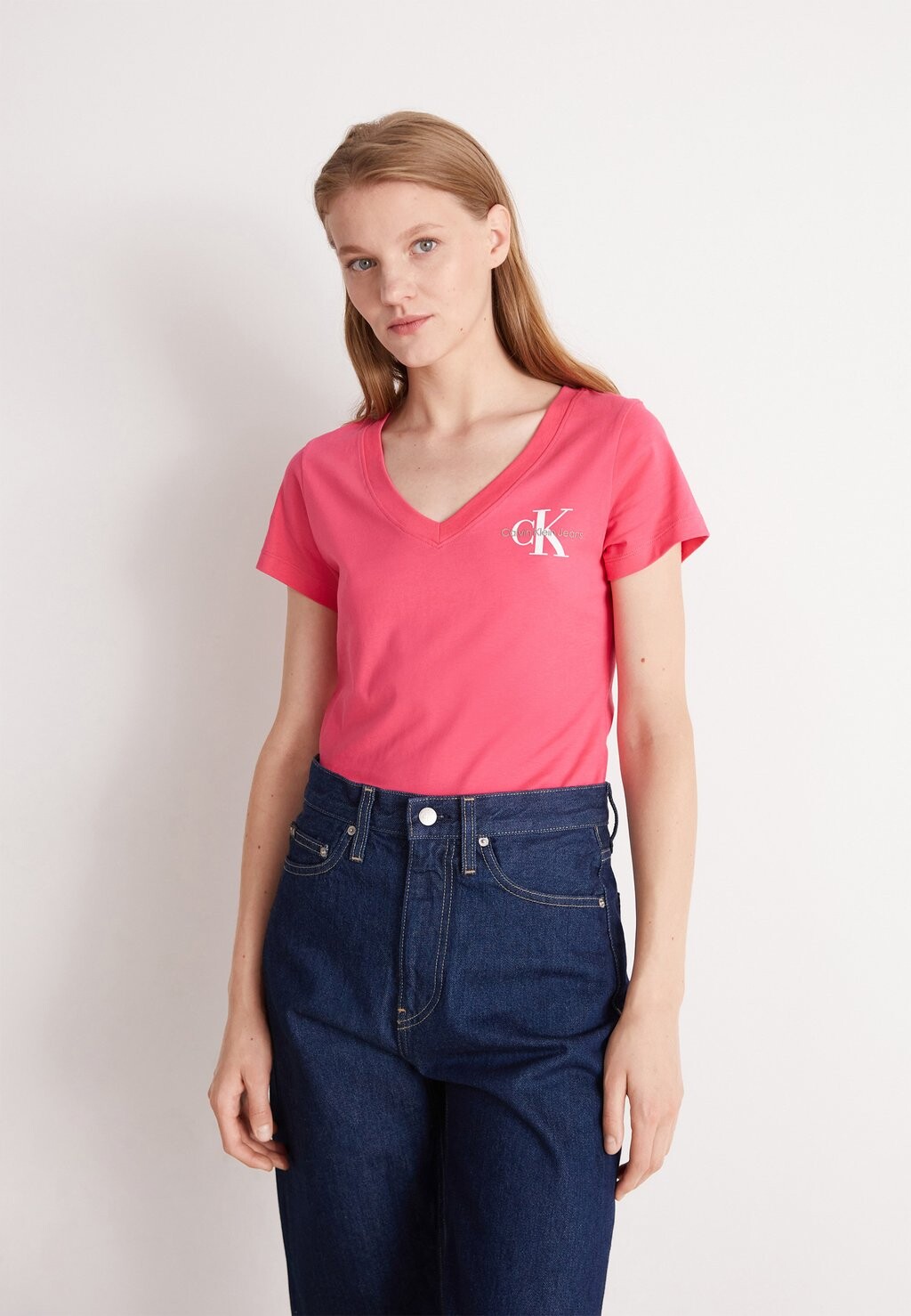 Базовая футболка ФУТБОЛКА CLASSIC SLIM VNECK TEE Calvin Klein Jeans, розовая вспышка, Розовый, Базовая футболка ФУТБОЛКА CLASSIC SLIM VNECK TEE Calvin Klein Jeans, розовая вспышка
Базовая футболка ФУТБОЛКА CLASSIC SLIM VNECK TEE Calvin Klein Jeans, розовая вспышка, Розовый, Базовая футболка ФУТБОЛКА CLASSIC SLIM VNECK TEE Calvin Klein Jeans, розовая вспышка