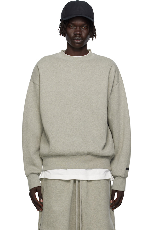 Fear Of God Essentials Классическая серая флисовая толстовка с круглым вырезом
Fear Of God Essentials Классическая серая флисовая толстовка с круглым вырезом