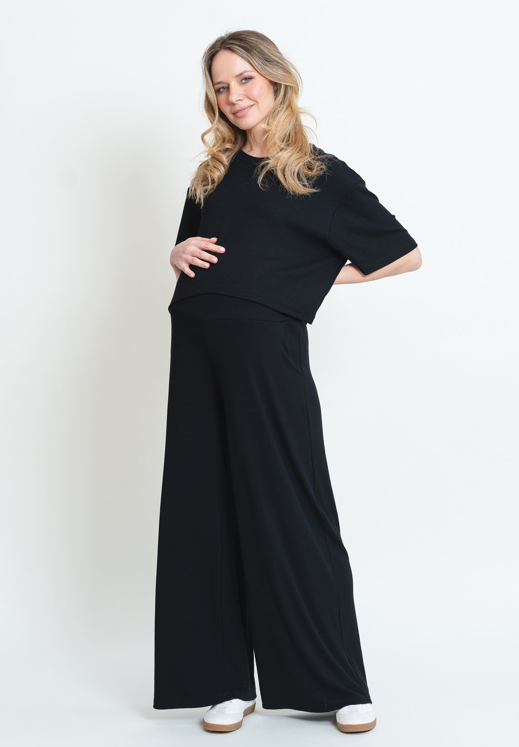 Базовая футболка NURSING 2 IN 1 Cool Mama, черный 
Базовая футболка NURSING 2 IN 1 Cool Mama, черный