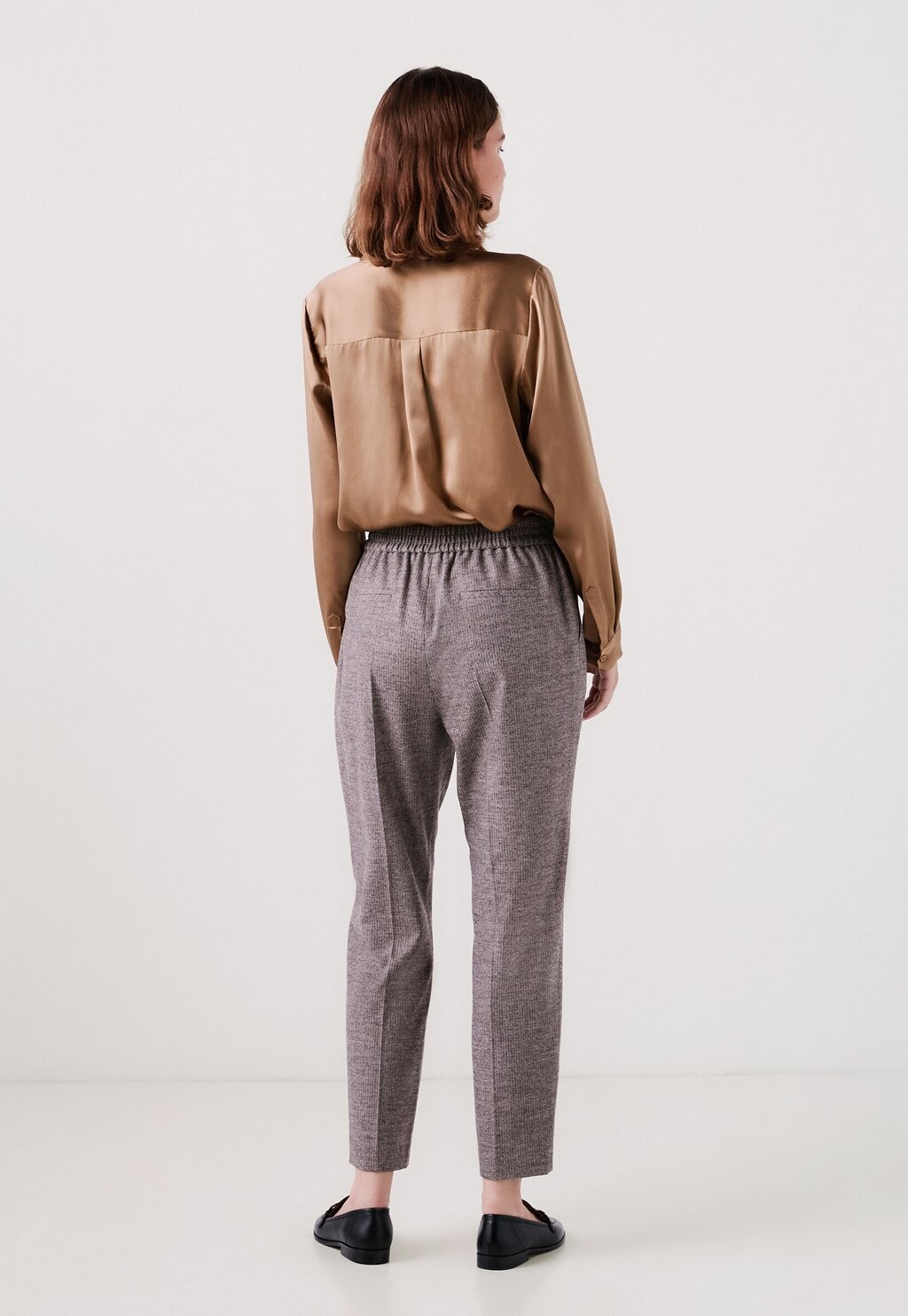 Брюки FASHION ELEGANT MODERN PDANNY Caroll, серо-коричневый
Брюки FASHION ELEGANT MODERN PDANNY Caroll, серо-коричневый