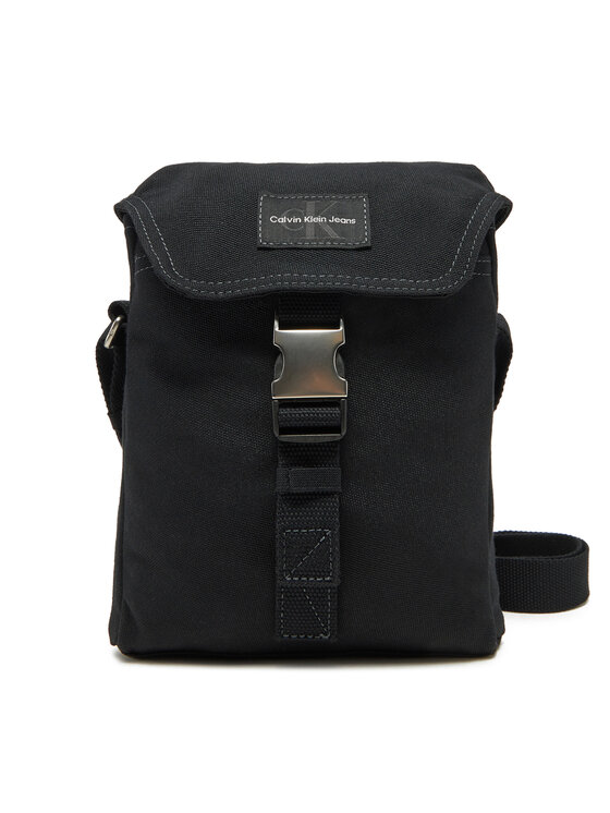 Сумка через плечо Workwear Ut Flap Reporter 18 LV04G3025G Calvin Klein Jeans, черный
Сумка через плечо Workwear Ut Flap Reporter 18 LV04G3025G Calvin Klein Jeans, черный