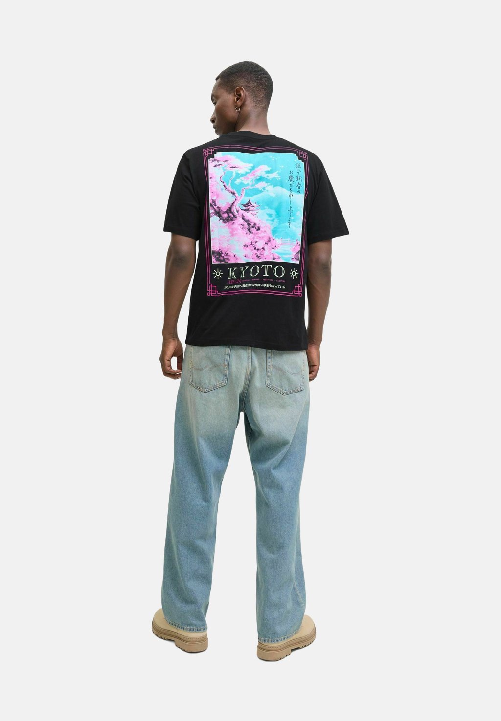 Футболка с принтом RÜCKEN RUNDHALS Jack & Jones, черный
Футболка с принтом RÜCKEN RUNDHALS Jack & Jones, черный