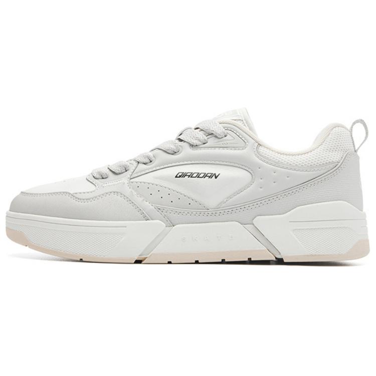 Антискользящие износостойкие низкие скейтерские кроссовки мужские бело-серые QIAODAN, Березовый белый/Светлый мохово-серый 
Антискользящие износостойкие низкие скейтерские кроссовки мужские бело-серые QIAODAN, Березовый белый/Светлый мохово-серый