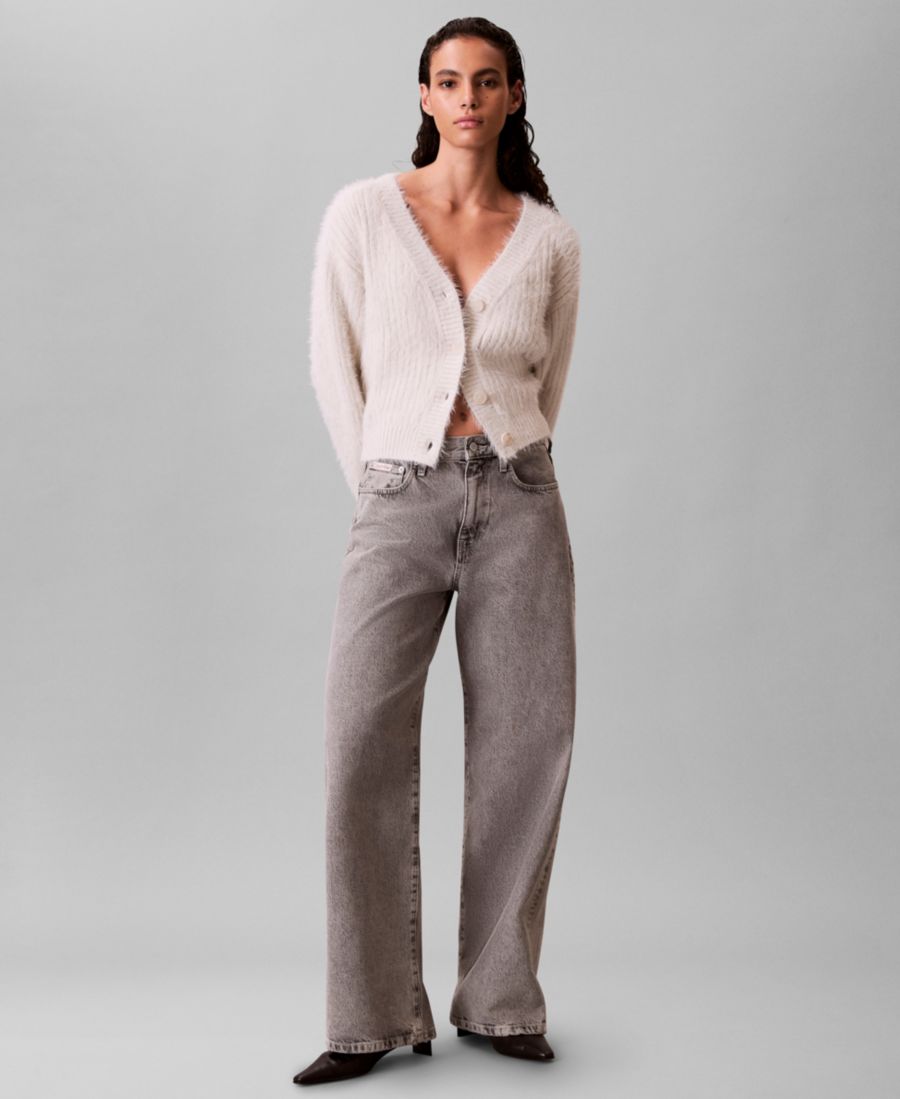 Женский укороченный свободный кардиган с длинными рукавами Calvin Klein Jeans, Chalk
Женский укороченный свободный кардиган с длинными рукавами Calvin Klein Jeans, Chalk