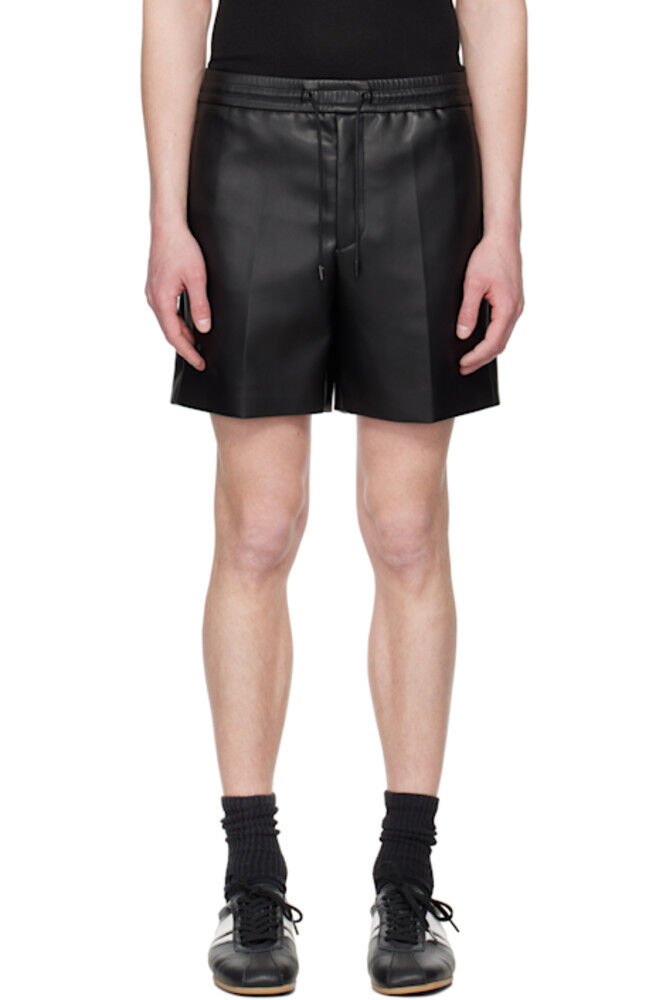 Эксклюзивные черные шорты из искусственной кожи с завязками от SSENSE System
Эксклюзивные черные шорты из искусственной кожи с завязками от SSENSE System