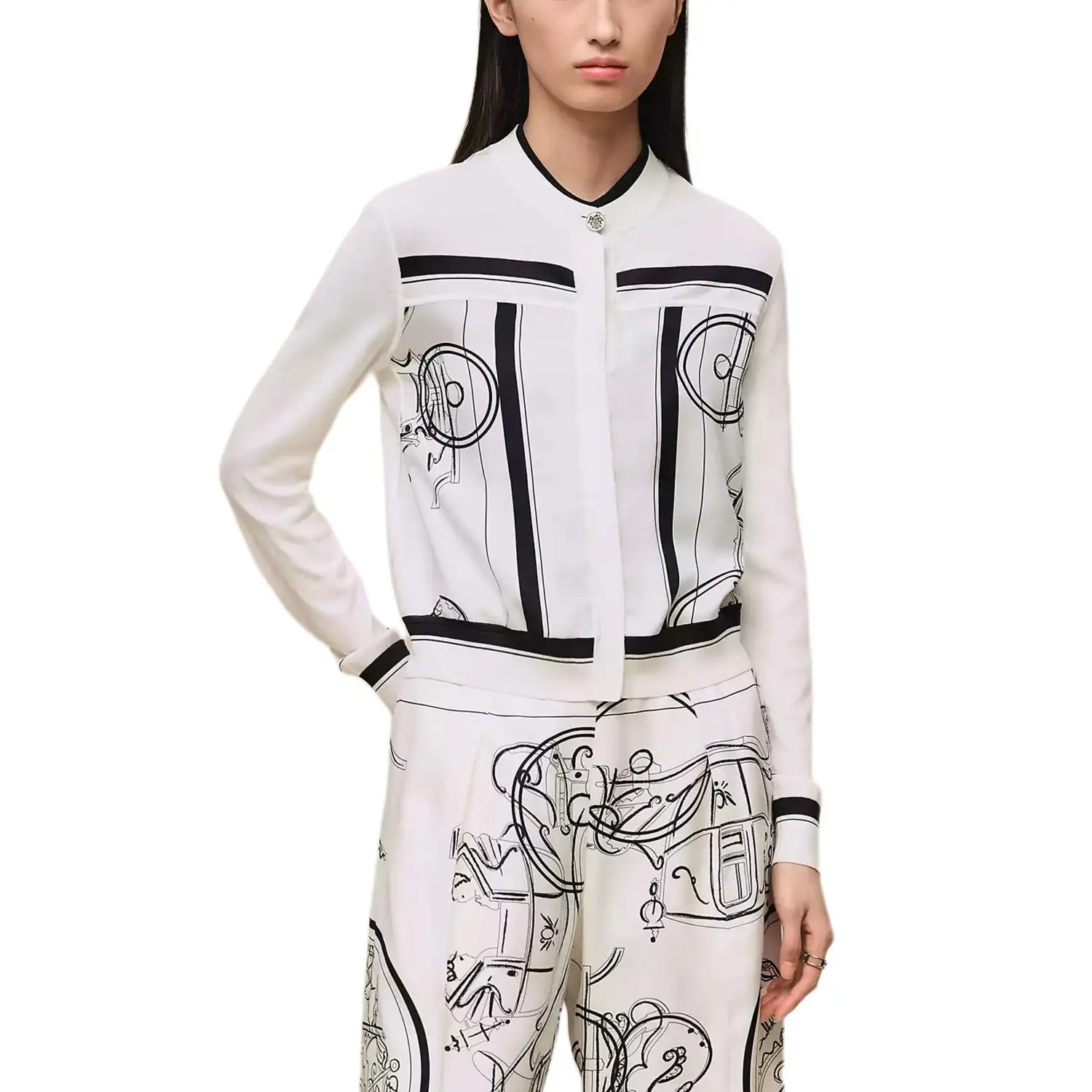 HERMES Кардиган женский белый жемчужный вязаный с круглым вырезом
HERMES Кардиган женский белый жемчужный вязаный с круглым вырезом