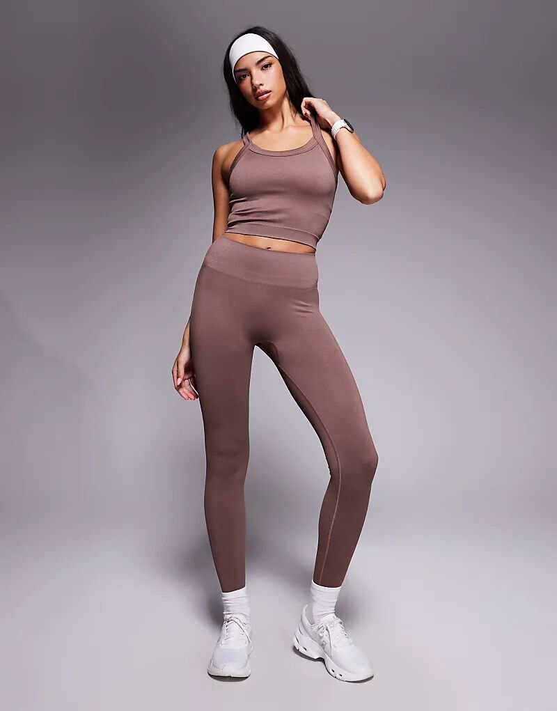 4505 Моделирующие бесшовные леггинсы для занятий спортом с высокой талией в цвете молочный шоколад
4505 Моделирующие бесшовные леггинсы для занятий спортом с высокой талией в цвете молочный шоколад