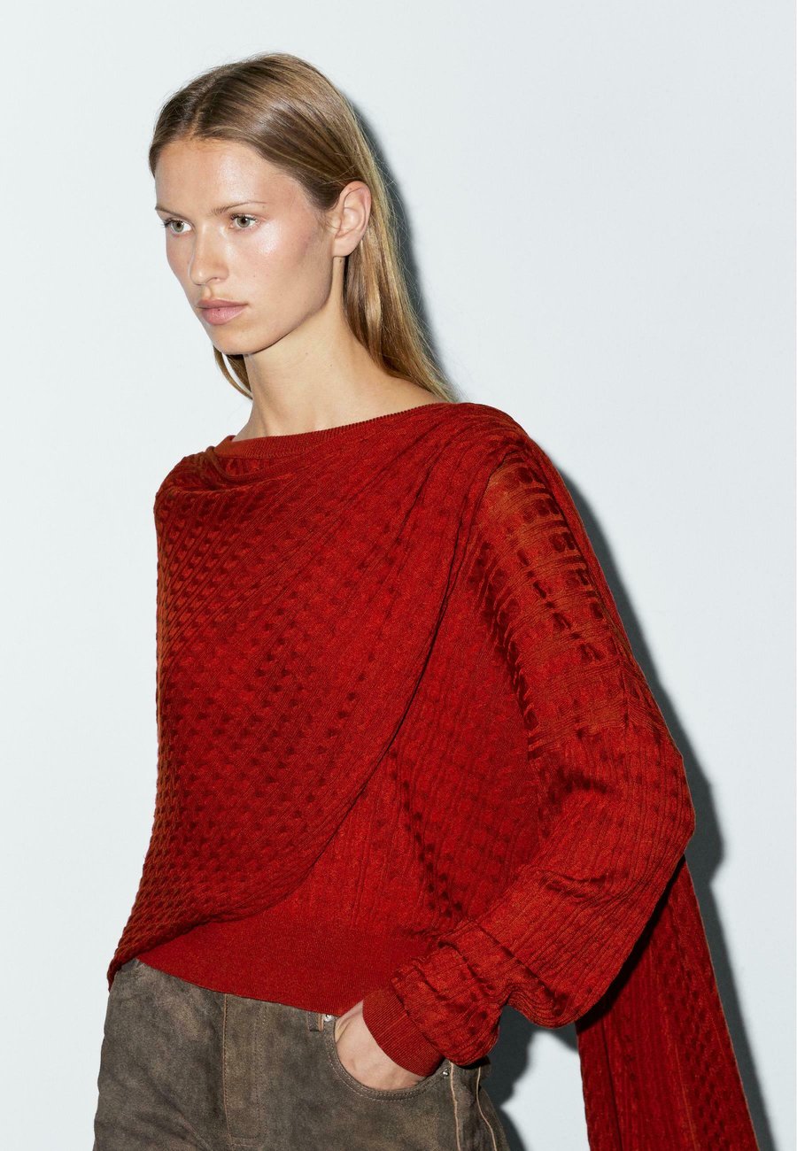 Джемпер Massimo Dutti CABLE-KNIT WITH SCARF DETAIL, Red
Джемпер Massimo Dutti CABLE-KNIT WITH SCARF DETAIL, Red