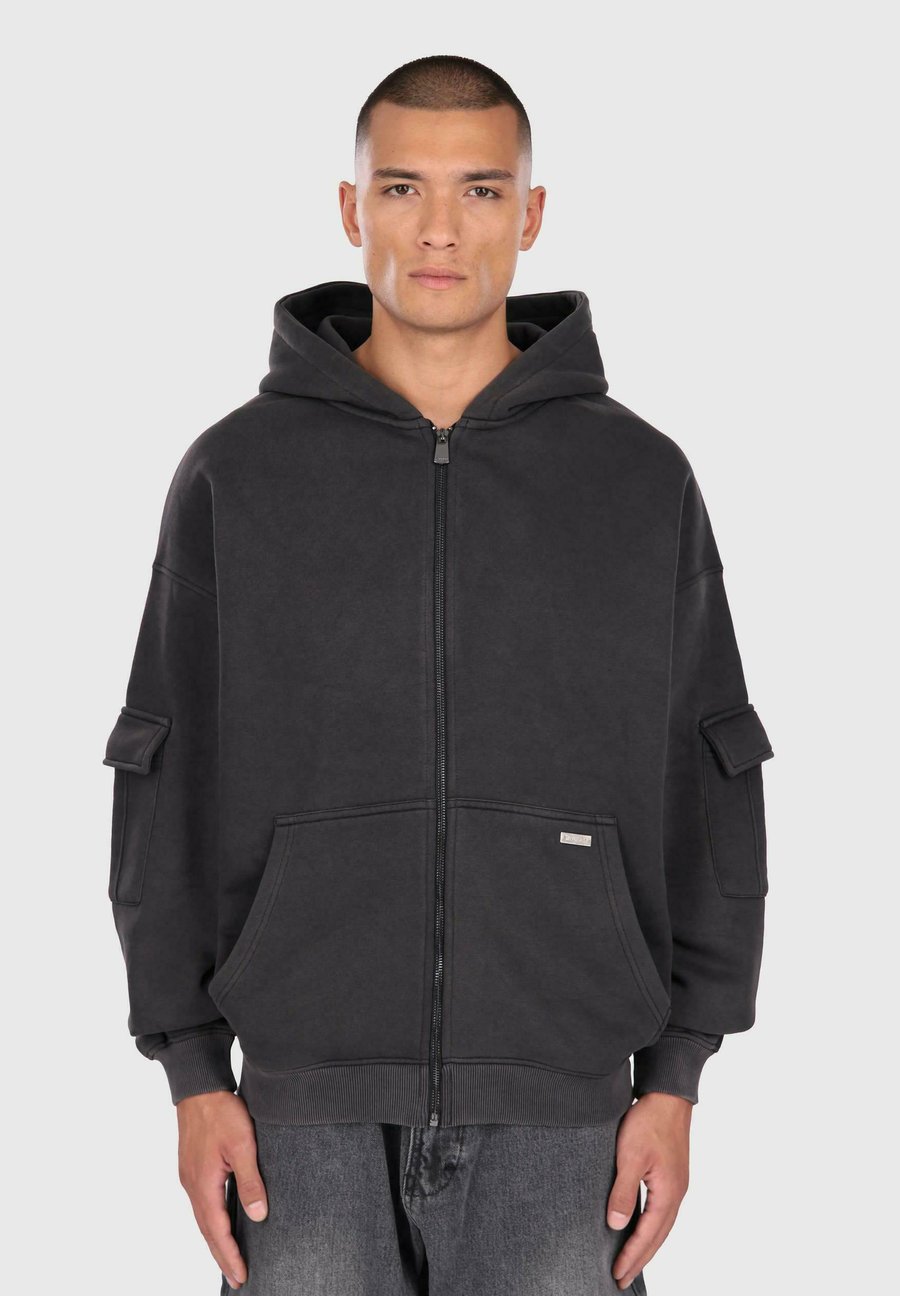 Толстовка Dropsize Zip-up sweatshirt, Vintage Wash Black/Black
Толстовка Dropsize Zip-up sweatshirt, Vintage Wash Black/Black