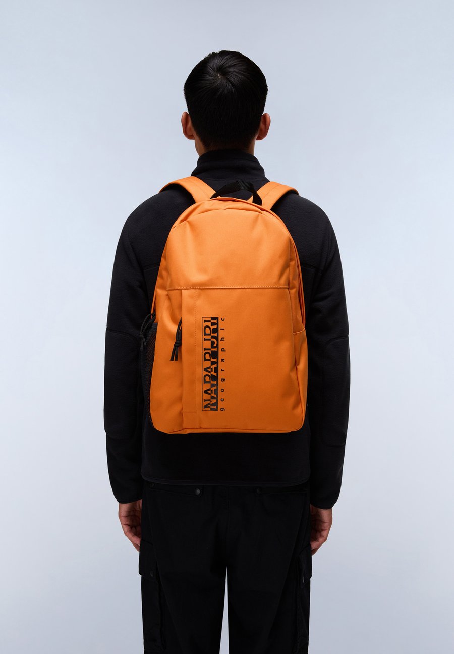Рюкзак Napapijri Rucksack, Orange Pumpkin A/Orange
Рюкзак Napapijri Rucksack, Orange Pumpkin A/Orange