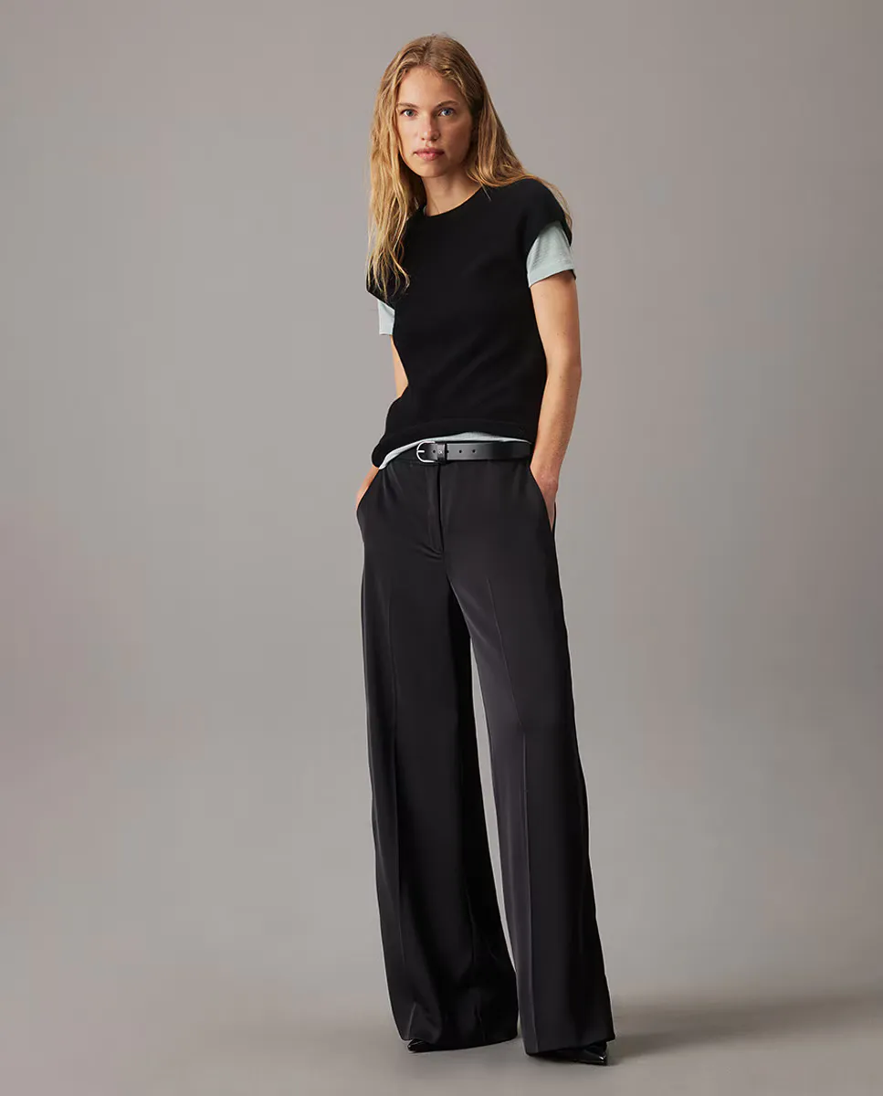 Женские атласные брюки прямого кроя Calvin Klein, черный 
Женские атласные брюки прямого кроя Calvin Klein, черный