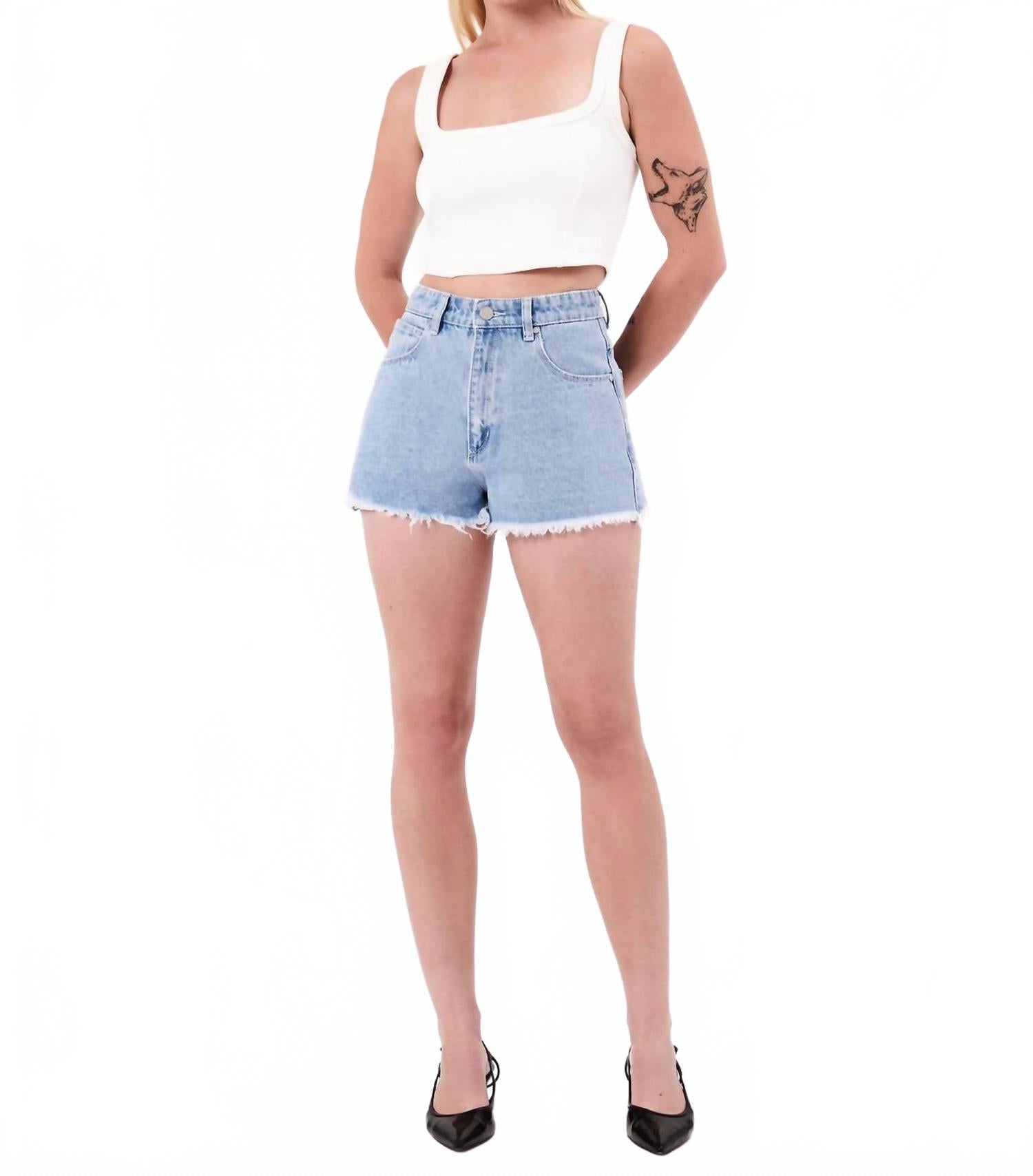 Кендалл Хай-Релакс Джинсовые шорты в светло-винтажном голубом Abrand Jeans
Кендалл Хай-Релакс Джинсовые шорты в светло-винтажном голубом Abrand Jeans