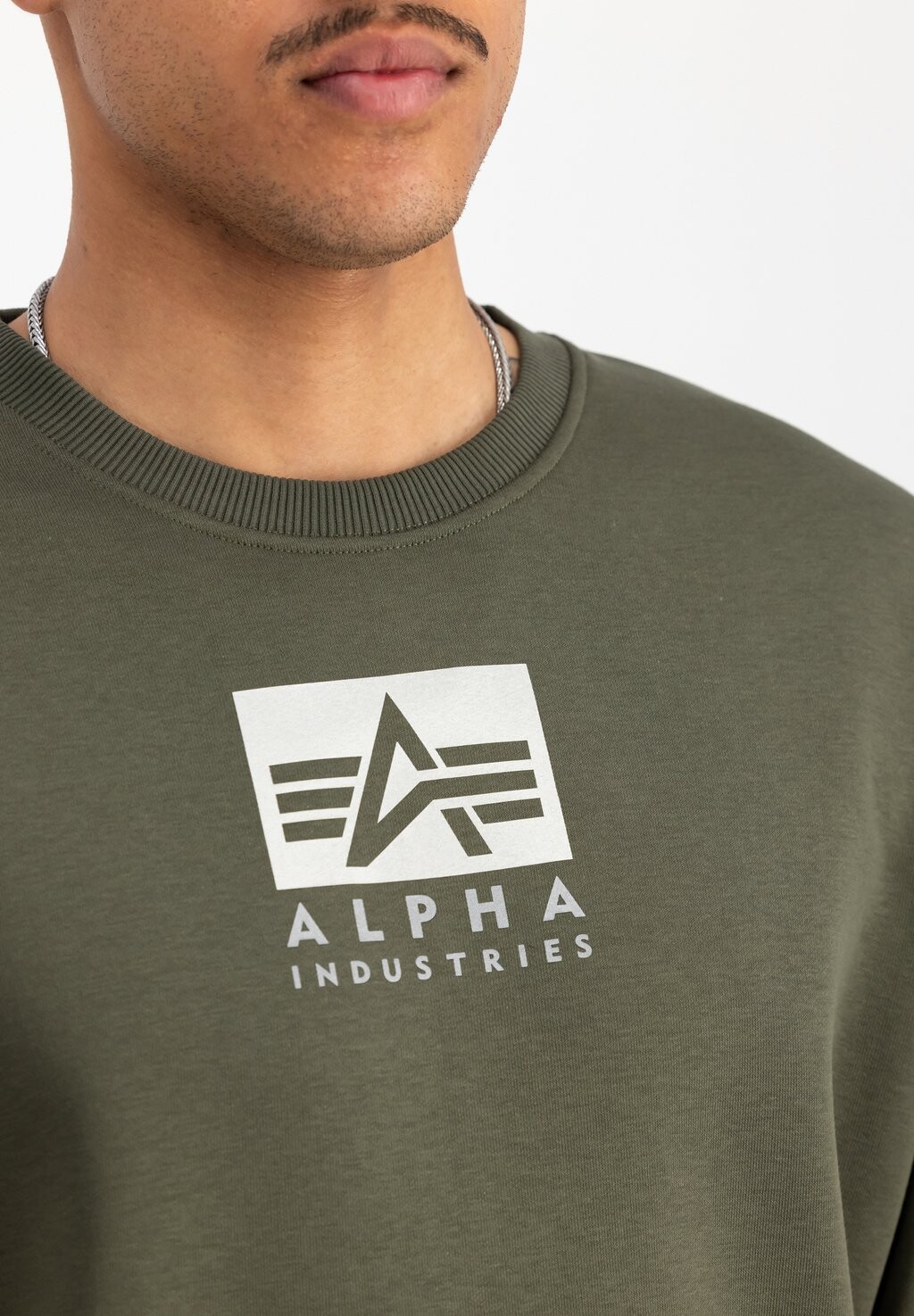 Толстовка LOGO Alpha Industries, темно-зеленый
Толстовка LOGO Alpha Industries, темно-зеленый