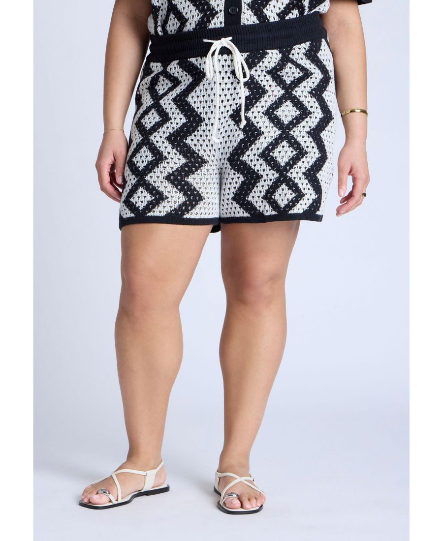 Женские вязаные крючком шорты больших размеров ELOQUII, Zigzag crochet
Женские вязаные крючком шорты больших размеров ELOQUII, Zigzag crochet