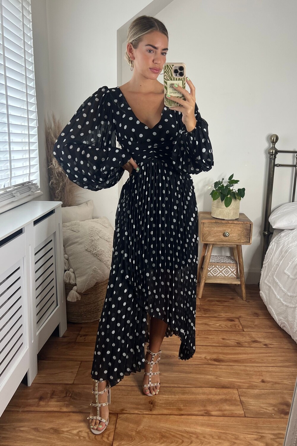 Платье макси Toni Плиссированное с длинными рукавами Style Cheat 
Платье макси Toni Плиссированное с длинными рукавами Style Cheat