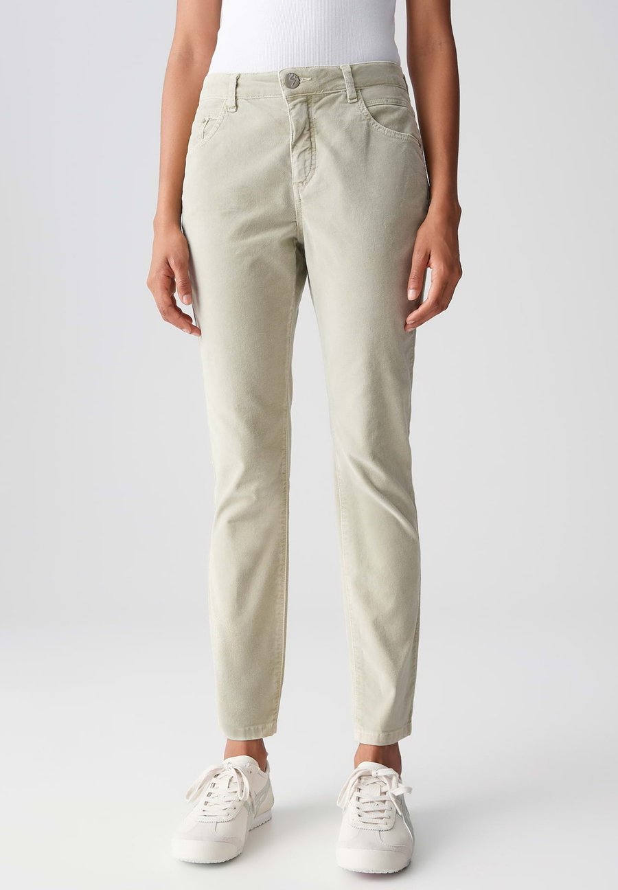 Брюки OPUS Trousers, Soft Matcha/Light Green
Брюки OPUS Trousers, Soft Matcha/Light Green