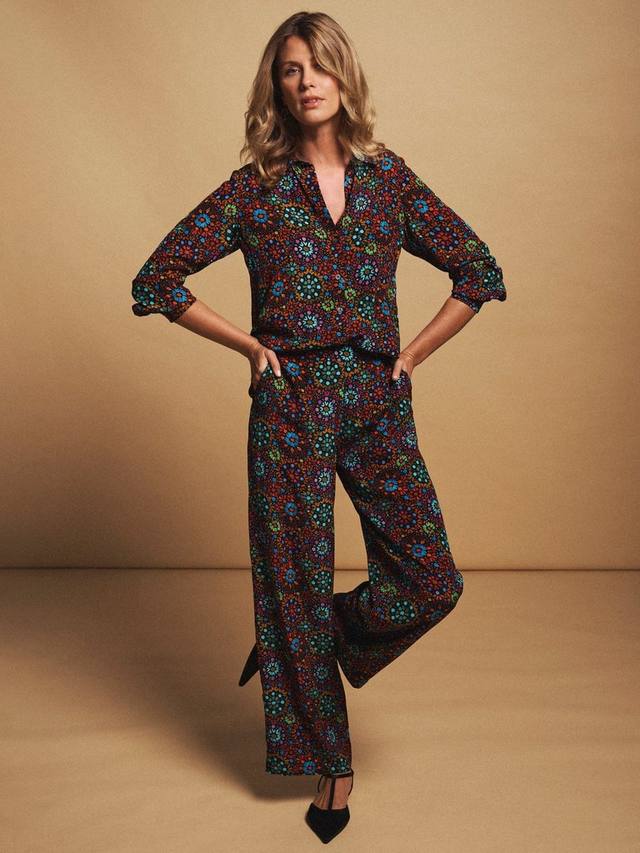 Шелковая рубашка Chiara Kaleidoscope NRBY, Multi
Шелковая рубашка Chiara Kaleidoscope NRBY, Multi