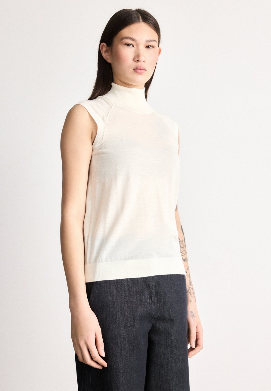 Топ BOSS FIPINI, Open White/White
Топ BOSS FIPINI, Open White/White