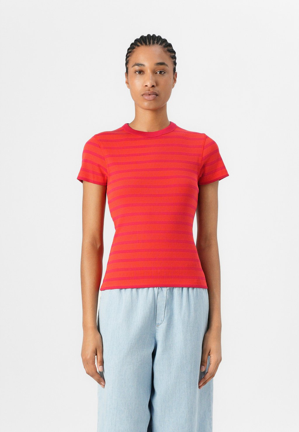 Футболка с принтом KOALE DRYKORN, красный
Футболка с принтом KOALE DRYKORN, красный