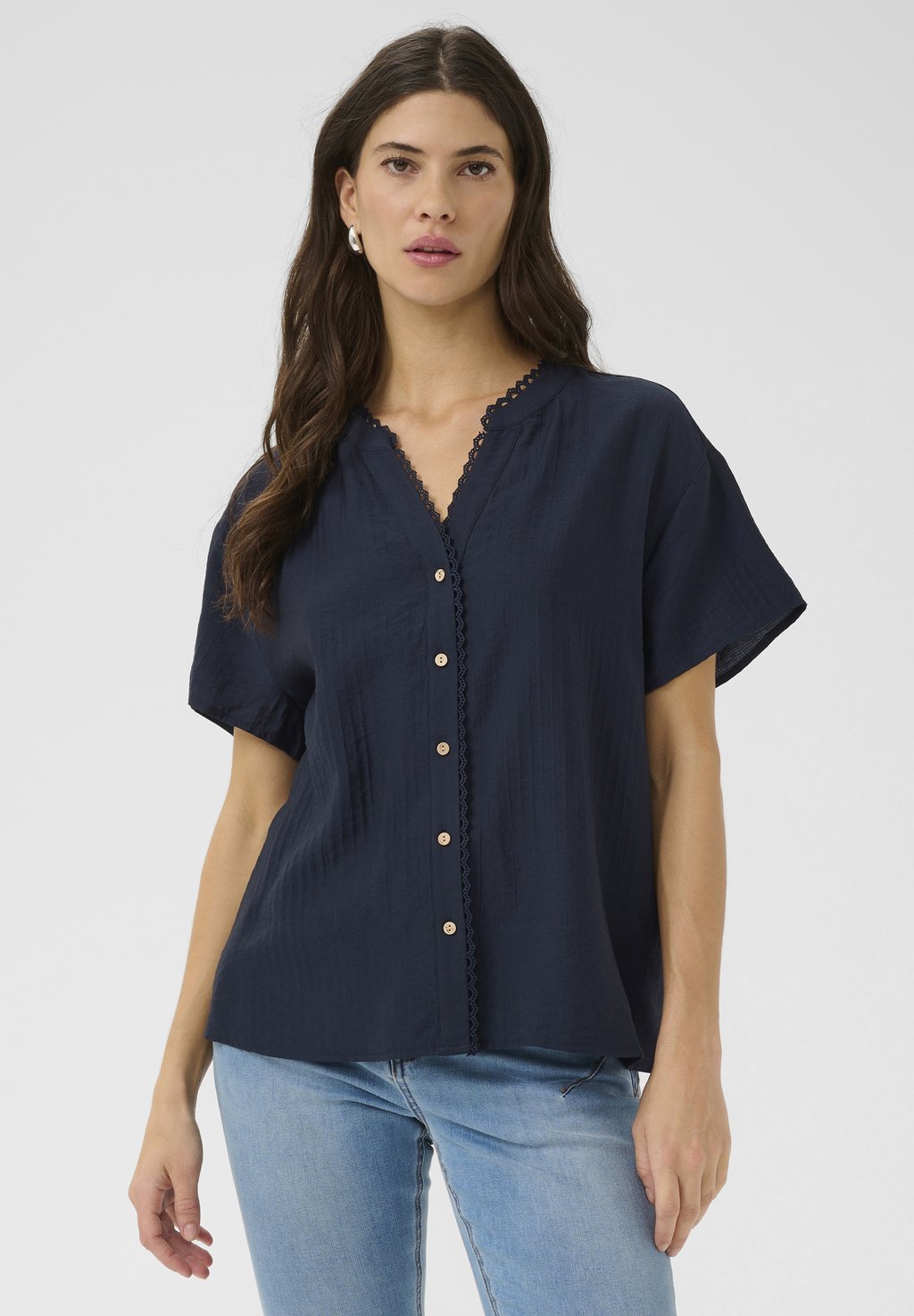 Блуза CRLORI Cream, темно-синий
Блуза CRLORI Cream, темно-синий