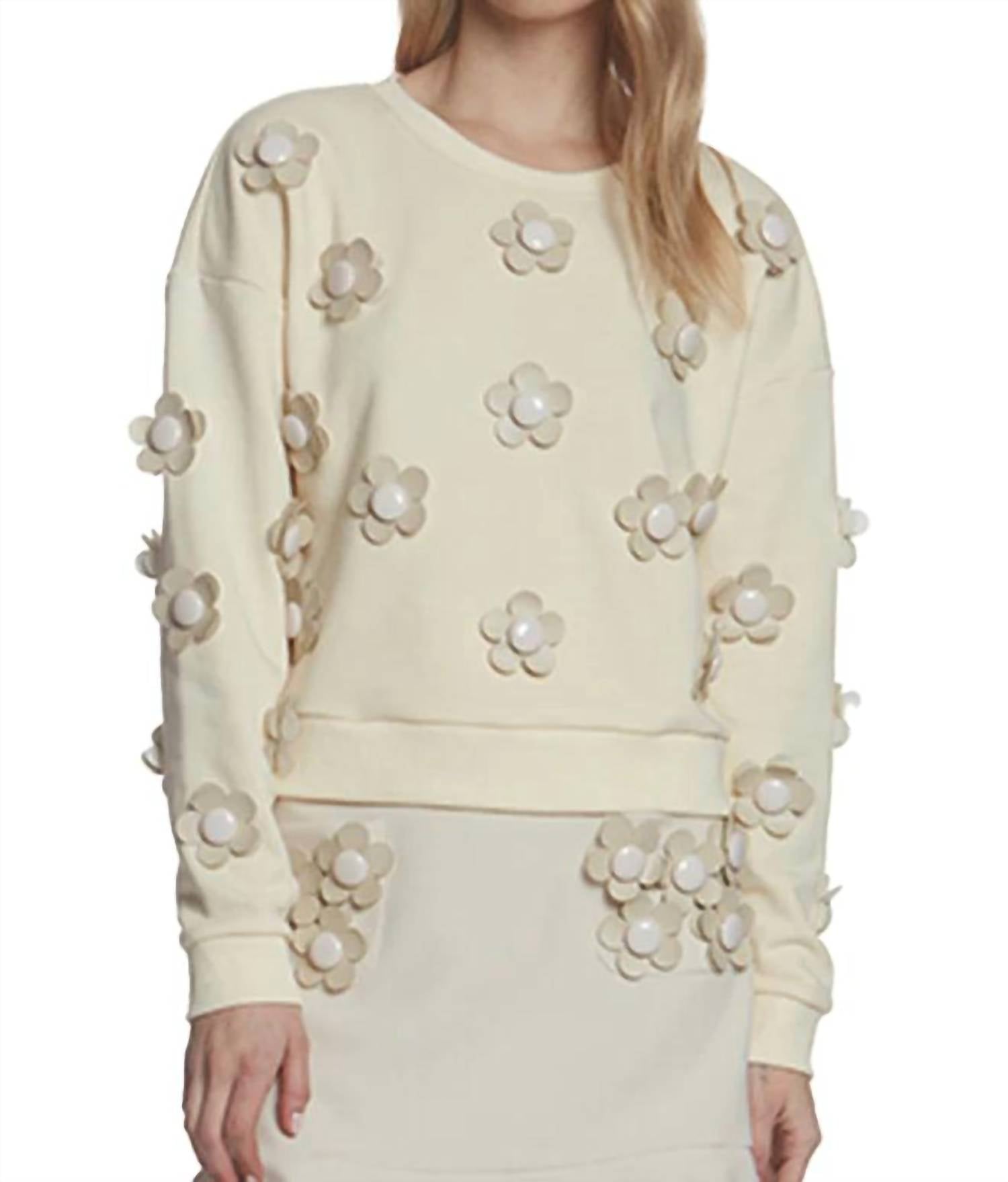 Свитшот с цветочной аппликацией белого цвета Stellah
Свитшот с цветочной аппликацией белого цвета Stellah