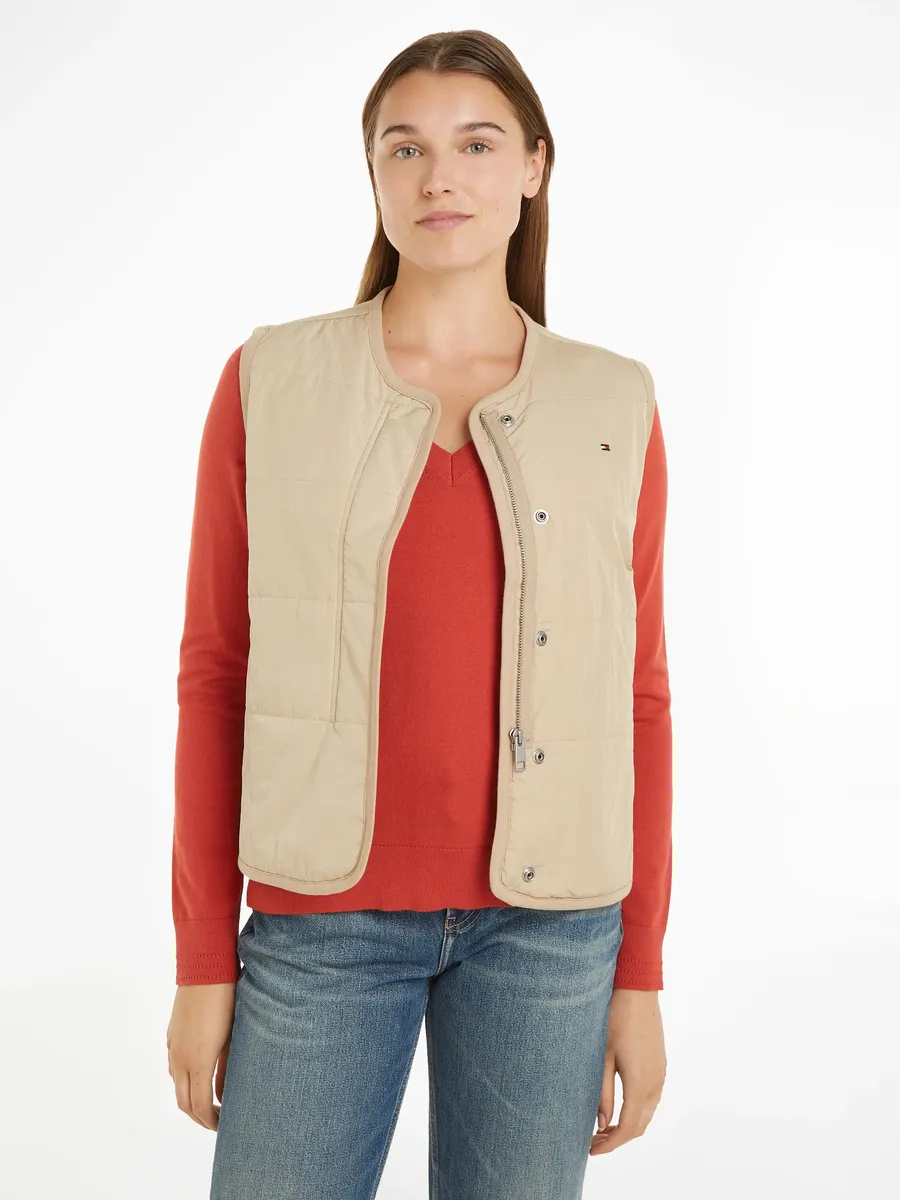 Стеганый жилет Tommy Hilfiger "JERSEY LINED VEST" с флагом-логотипом Tommy Jeans, бежевый
Стеганый жилет Tommy Hilfiger "JERSEY LINED VEST" с флагом-логотипом Tommy Jeans, бежевый