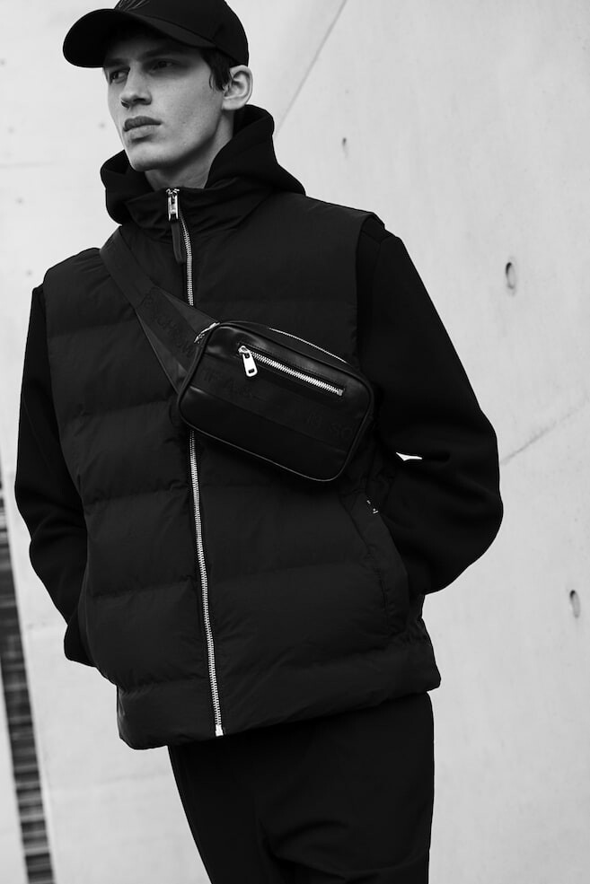 Водоотталкивающий пуховик стандартного кроя H&M, черный
Водоотталкивающий пуховик стандартного кроя H&M, черный