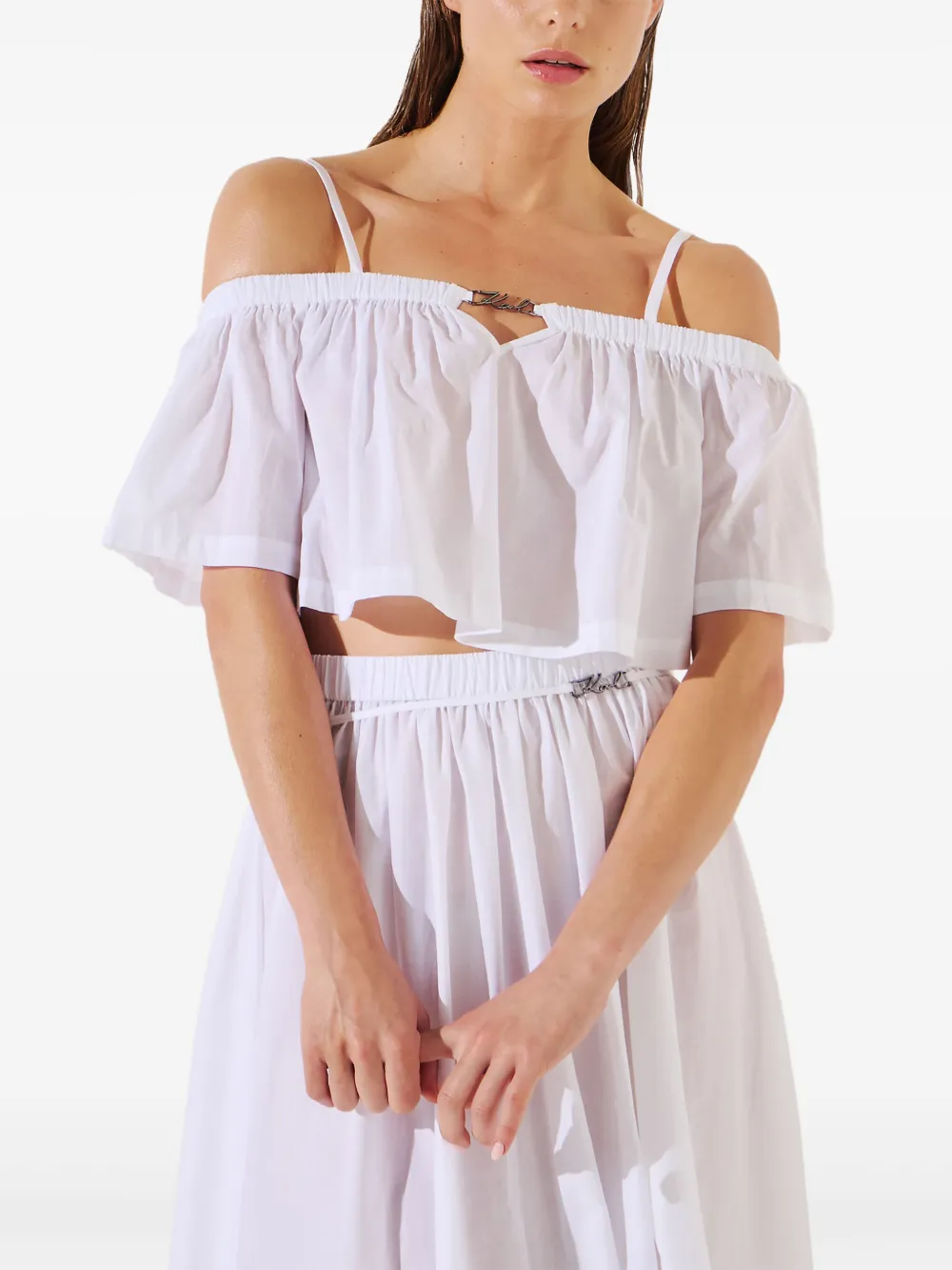 Укороченный топ с открытыми плечами KARL LAGERFELD, белый
Укороченный топ с открытыми плечами KARL LAGERFELD, белый