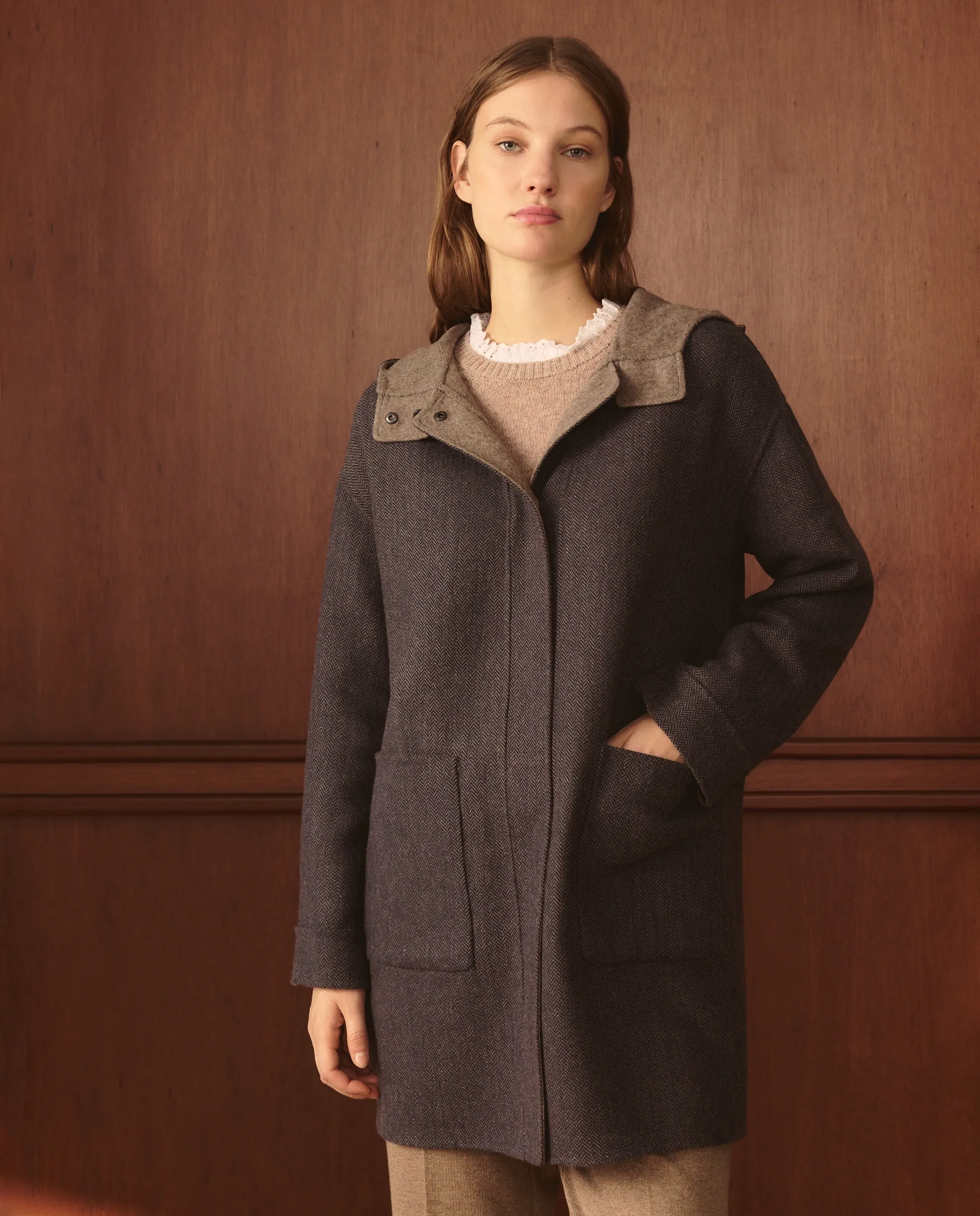 Длинное однотонное женское пальто Lloyd's, темно-синий
Длинное однотонное женское пальто Lloyd's, темно-синий